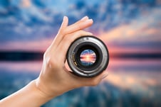 Через объектив фотоаппарата